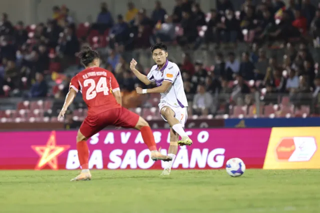 Liên tục phung phí cơ hội, Hồng Lĩnh Hà Tĩnh bị Becamex TP.HCM cầm hòa trên sân nhà- Ảnh 2. Liên tục phung phí cơ hội, Hồng Lĩnh Hà Tĩnh bị Becamex TP.HCM cầm hòa trên sân nhà- Ảnh 2.