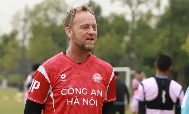 HLV Mano Polking bị cấm chỉ đạo trận CAHN gặp Ninh Bình- Ảnh 1. HLV Mano Polking bị cấm chỉ đạo trận CAHN gặp Ninh Bình- Ảnh 1.