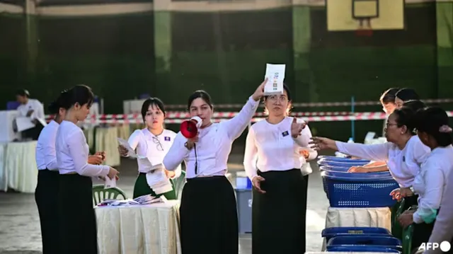 Myanmar kêu gọi công chức quay lại làm việc sau 5 năm đảo chính- Ảnh 1. Myanmar kêu gọi công chức quay lại làm việc sau 5 năm đảo chính- Ảnh 1.