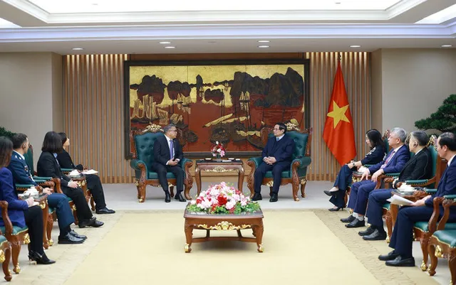 PM pledges deeper bilateral ties in farewell to Philippine Ambassador - Ảnh 1.