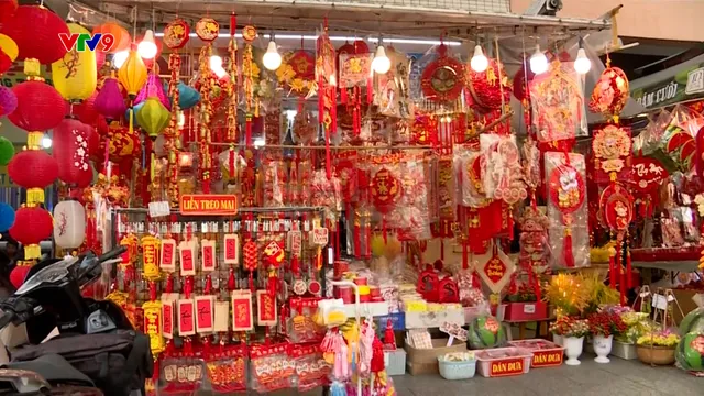 Thị trường đồ trang trí Tết: Sức mua trực tiếp giảm