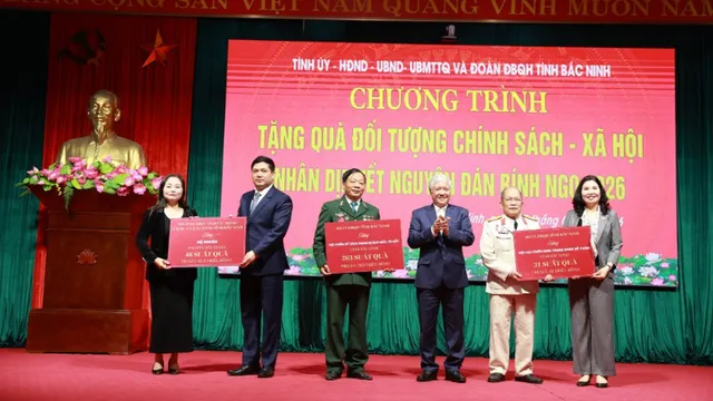 NA Standing Vice Chairman Do Van Chien urges Bac Ninh to become centrally governed city before 2030 - Ảnh 3.