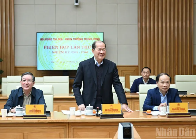 In Pictures: PM chairs the 17th Meeting of the Central Emulation and Commendation Council - Ảnh 5.