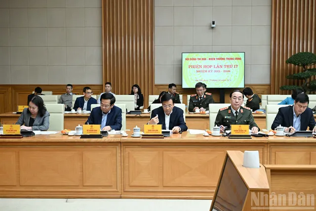 In Pictures: PM chairs the 17th Meeting of the Central Emulation and Commendation Council - Ảnh 6.