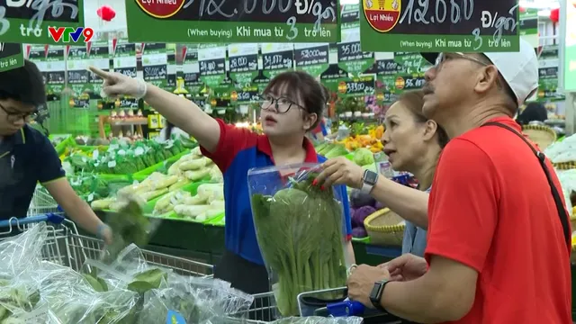 Hàng Tết kéo sức mua tại thị trường TP. Hồ Chí Minh