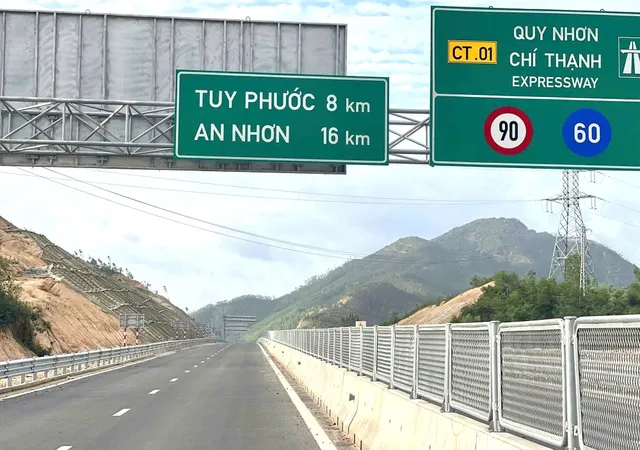 Hai tuyến cao tốc qua miền Trung thông xe 90km trước Tết Nguyên đán