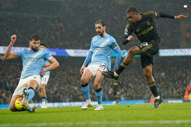 Thị uy sức mạnh, Man City áp sát ngôi đầu Arsenal- Ảnh 2.