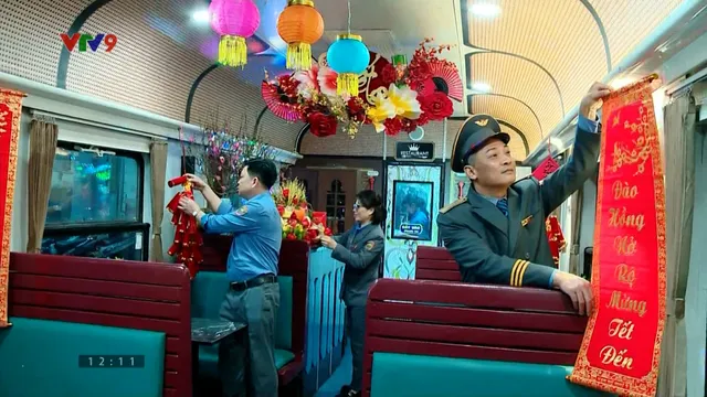 Đưa sắc xuan lên những chuyến tàu Tết
