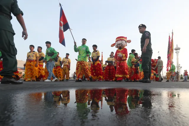 Không khí đón Tết Nguyên đán rộn ràng tại nhiều quốc gia châu Á- Ảnh 12. Không khí đón Tết Nguyên đán rộn ràng tại nhiều quốc gia châu Á- Ảnh 12.