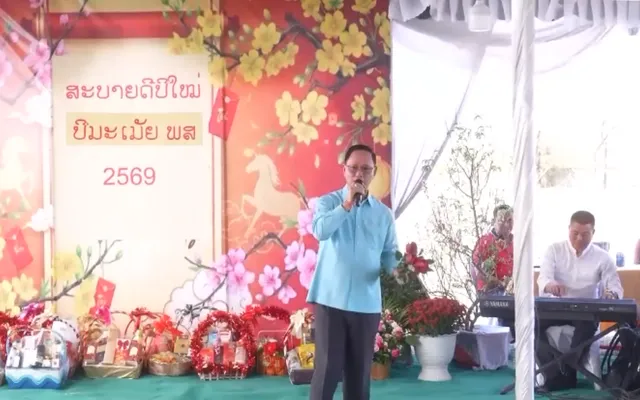 Người Lào đón Tết Việt tại thủ đô Vientiane- Ảnh 1. Người Lào đón Tết Việt tại thủ đô Vientiane- Ảnh 1.