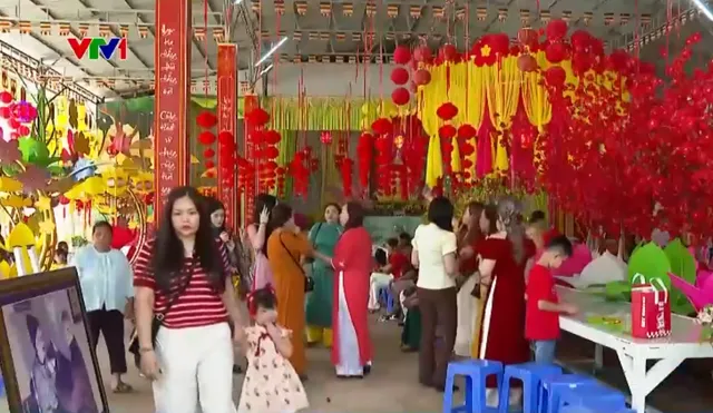 Nét xuân Việt trên đất nước chùa tháp- Ảnh 1. Nét xuân Việt trên đất nước chùa tháp- Ảnh 1.