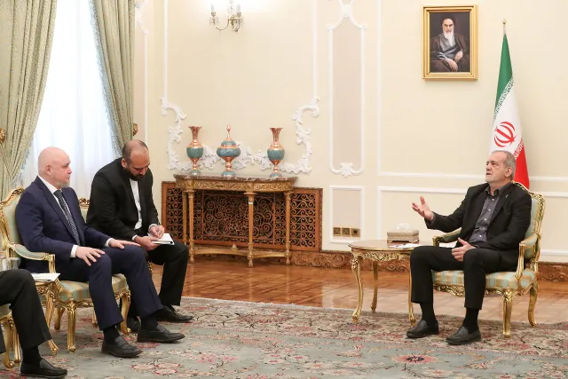 Nga kêu gọi các bên kiềm chế trước căng thẳng leo thang quanh Iran- Ảnh 1. Nga kêu gọi các bên kiềm chế trước căng thẳng leo thang quanh Iran- Ảnh 1.