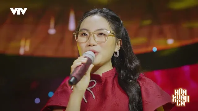 Phương Mỹ Chi hạnh phúc khi được giữ chuỗi tại Hoa Xuân Ca - Ảnh 1.