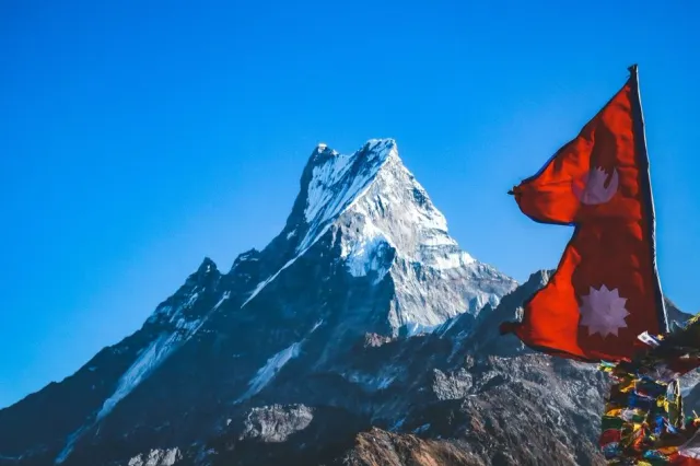 Tai nạn xe bus nghiêm trọng tại Nepal, ít nhất 19 người thiệt mạng - Ảnh 1.