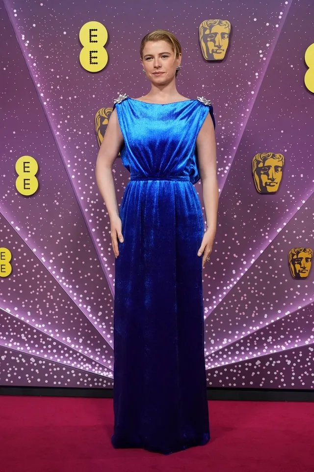 Dàn sao lộng lẫy đổ bộ thảm đỏ Lễ trao giải BAFTA 2026 - Ảnh 5.