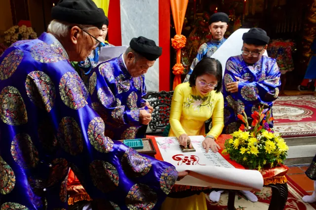 Người dân TP Hồ Chí Minh nô nức tham dự lễ Khai hạ - Cầu an - Ảnh 11.