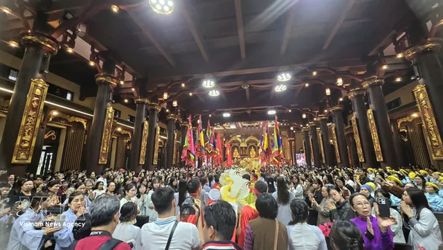 Yen Tu Spring Festival marks first festive season of world heritage site - Ảnh 1.