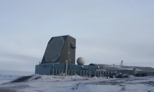 Iran tuyên bố phá hủy radar 1,1 tỷ USD của Mỹ tại Qatar- Ảnh 1. Iran tuyên bố phá hủy radar 1,1 tỷ USD của Mỹ tại Qatar- Ảnh 1.