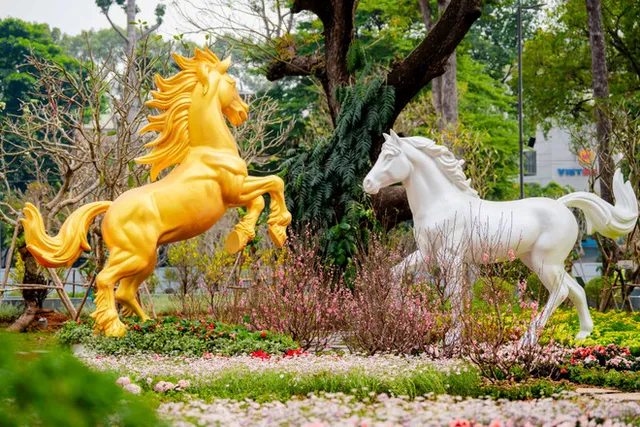 New civic heart in urban core: No.1 Ly Thai To Park officially opens in Ho Chi Minh City - Ảnh 2.