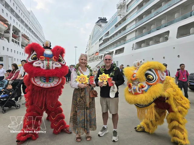 First cruises usher in upbeat Lunar New Year tourism season - Ảnh 1.