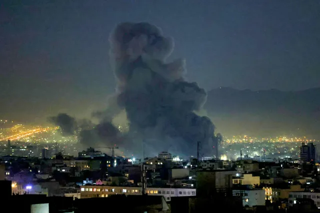 Hội đồng lãnh đạo lâm thời Iran bắt đầu hoạt động- Ảnh 1. Hội đồng lãnh đạo lâm thời Iran bắt đầu hoạt động- Ảnh 1.