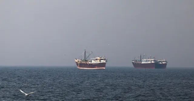 Iran tuyên bố tấn công mọi tàu thuyền đi qua eo biển Hormuz- Ảnh 1. Iran tuyên bố tấn công mọi tàu thuyền đi qua eo biển Hormuz- Ảnh 1.