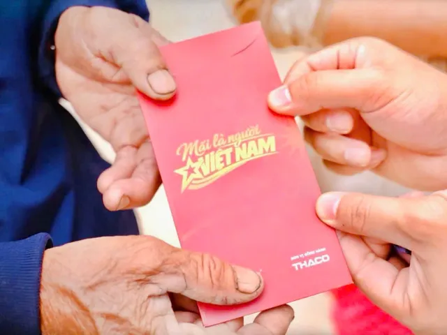 Kindness Bus in February Sows Seeds of Hope on Rebuilt Rooftops in Dak Lak - Ảnh 5.