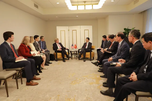 Vietnamese Minister of National Defence receives US Under Secretary of War - Ảnh 1.