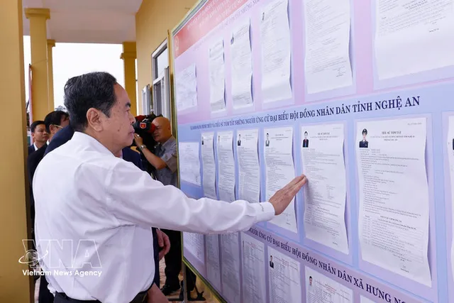 Top legislator urges thorough, timely preparations for elections in Nghe An - Ảnh 1.