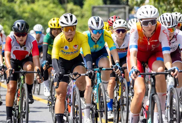 Komina Marina giành Áo Chấm Đỏ sau chặng 3 Giải xe đạp Biwase Tour of Vietnam 2026- Ảnh 1. Komina Marina giành Áo Chấm Đỏ sau chặng 3 Giải xe đạp Biwase Tour of Vietnam 2026- Ảnh 1.