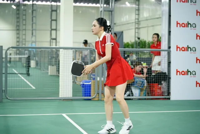 Giải pickleball với thể thức độc, lạ thu hút các cặp đôi nghệ sĩ và vận động viên nổi tiếng- Ảnh 3.