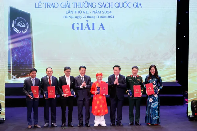 The 8th National Book Awards Ceremony will be broadcast live at 8:00 PM, on VTV2 - Ảnh 1.