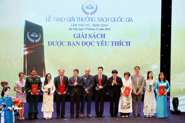 The 8th National Book Awards Ceremony will be broadcast live at 8:00 PM, on VTV2 - Ảnh 2.