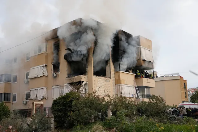 Israel tuyên bố xung đột với Iran bước vào giai đoạn “quyết định”- Ảnh 2. Israel tuyên bố xung đột với Iran bước vào giai đoạn “quyết định”- Ảnh 2.