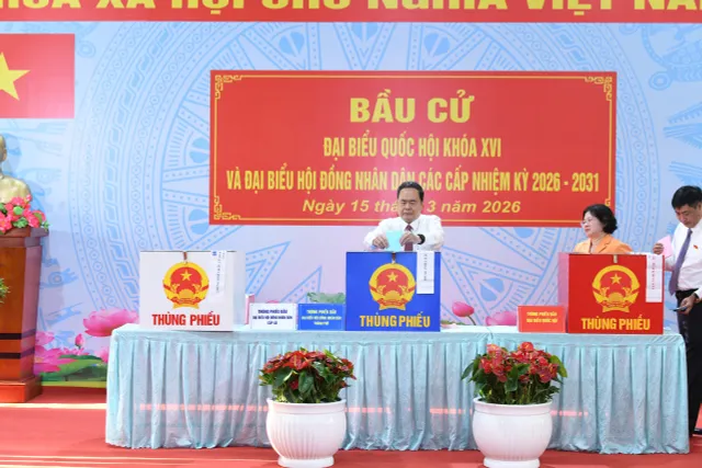 Cập nhật Ngày bầu cử 15/3: Cử tri cả nước bắt đầu tham gia bỏ phiếu - Ảnh 1.