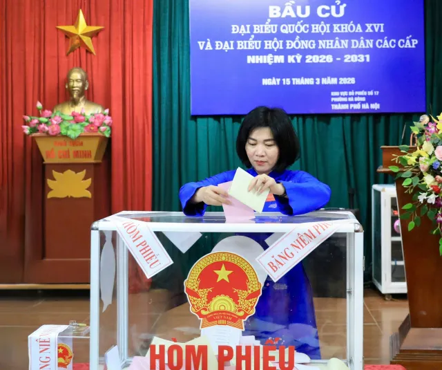 Cập nhật Ngày bầu cử 15/3: Cử tri cả nước nô nức thực hiện quyền công dân - Ảnh 1.