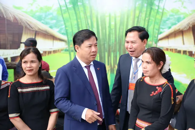 Cập nhật Ngày bầu cử 15/3: Cử tri cả nước bắt đầu tham gia bỏ phiếu - Ảnh 2.