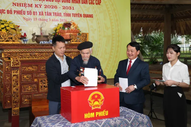 Cập nhật Ngày bầu cử 15/3: Cử tri cả nước bắt đầu tham gia bỏ phiếu - Ảnh 2.