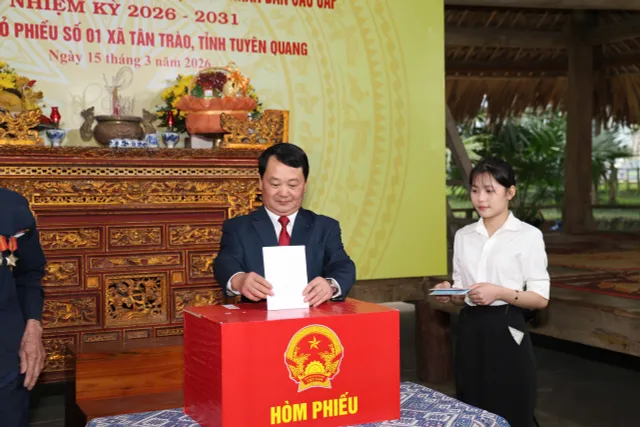 Cập nhật Ngày bầu cử 15/3: Cử tri cả nước bắt đầu tham gia bỏ phiếu - Ảnh 1.