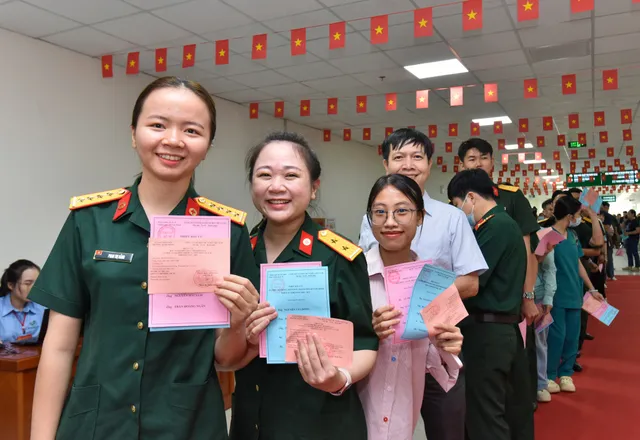 Cập nhật Ngày bầu cử 15/3: 70% cử tri cả nước đã đi bỏ phiếu - Ảnh 3.