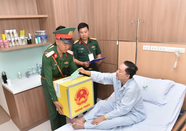 Cập nhật Ngày bầu cử 15/3: 70% cử tri cả nước đã đi bỏ phiếu - Ảnh 1.