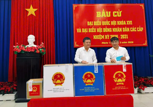 Cập nhật Ngày bầu cử 15/3: Cử tri cả nước bắt đầu tham gia bỏ phiếu - Ảnh 2.