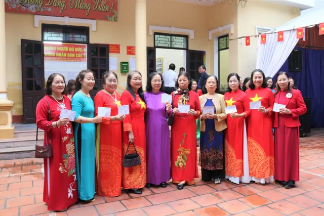 Cập nhật Ngày bầu cử 15/3: Cử tri cả nước bắt đầu tham gia bỏ phiếu - Ảnh 3.