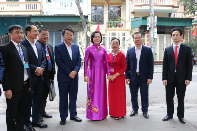 Cập nhật Ngày bầu cử 15/3: Cử tri cả nước bắt đầu tham gia bỏ phiếu - Ảnh 1.