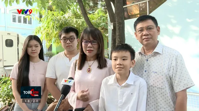 Gia đình 3 thế hệ cùng đi bầu cử