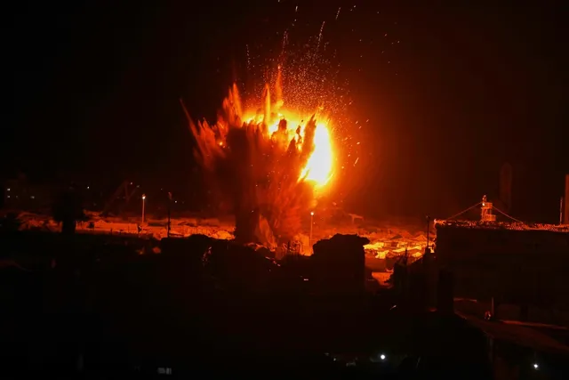 Những hình ảnh nhói lòng tại Iran, Israel và Lebanon khi xung đột bước sang tuần thứ 3- Ảnh 11. Những hình ảnh nhói lòng tại Iran, Israel và Lebanon khi xung đột bước sang tuần thứ 3- Ảnh 11.