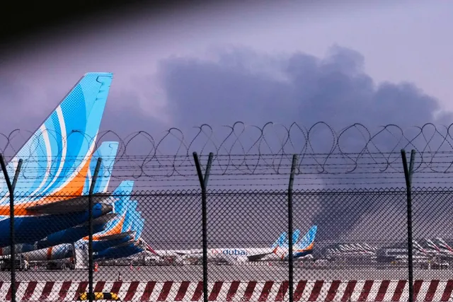 UAE đóng không phận sau loạt vụ tấn công bằng tên lửa và UAV- Ảnh 1. UAE đóng không phận sau loạt vụ tấn công bằng tên lửa và UAV- Ảnh 1.