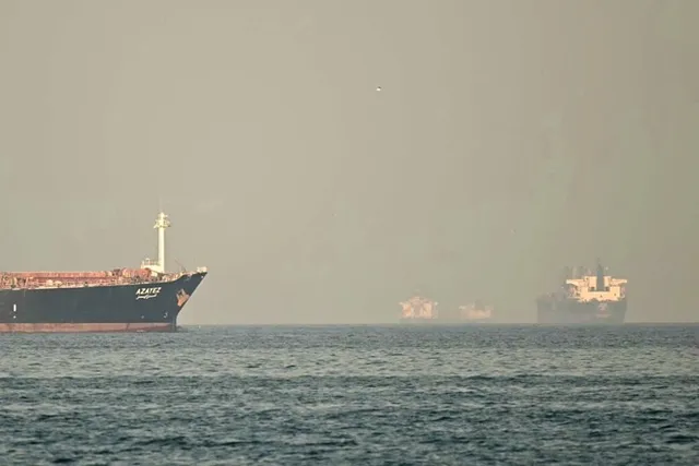 Cú sốc Hormuz: Hàng triệu thùng dầu “mắc kẹt” mỗi ngày - Ảnh 1.