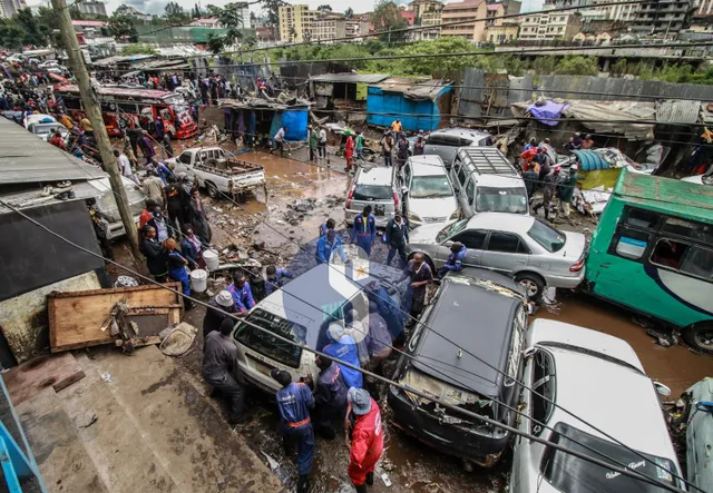 Mưa lớn kéo dài gây lũ lụt nghiêm trọng tại Kenya, ít nhất 71 thiệt mạng- Ảnh 1. Mưa lớn kéo dài gây lũ lụt nghiêm trọng tại Kenya, ít nhất 71 thiệt mạng- Ảnh 1.
