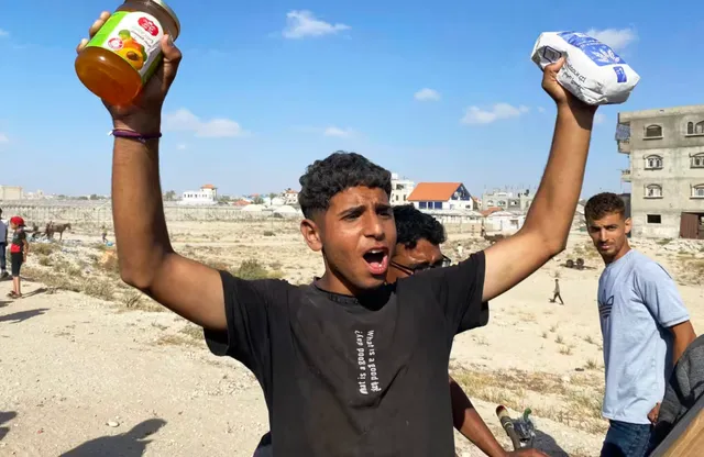 UNICEF điều tra cáo buộc thuốc lá bị tuồn vào Gaza trong hàng viện trợ - Ảnh 1.